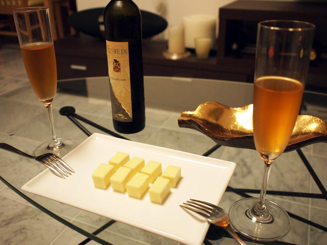 夜はアイスワインを飲みながらまったり過ごした。