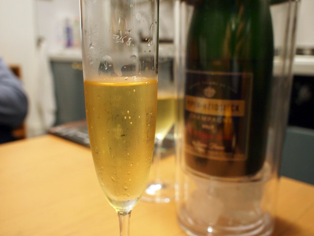 そして元旦に飲んだBrut Vintage 2000。黒いラベル。