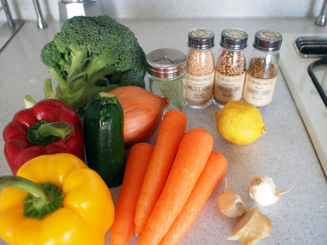 野菜と一部漬け汁用の材料（漬け汁用はあとで撮ろうと思い直した　笑）