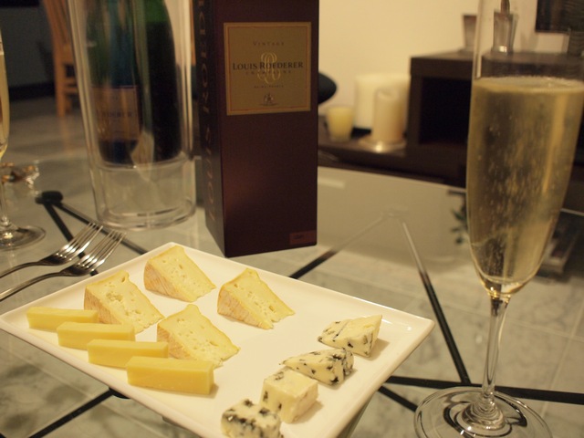 合わせるチーズによってシャンパーニュの味わいも様々に変わって面白い。