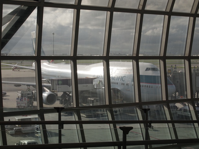 キャセイパシフィックに乗り換え。