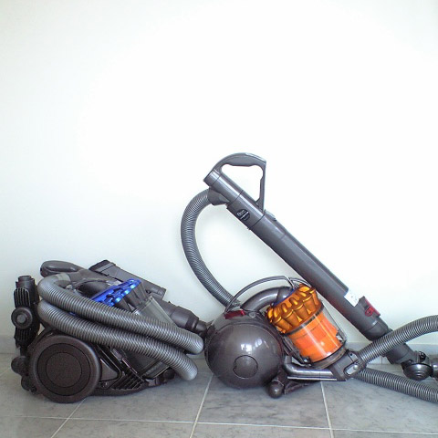 従来のDC22（左）と新しいDC36（右）。