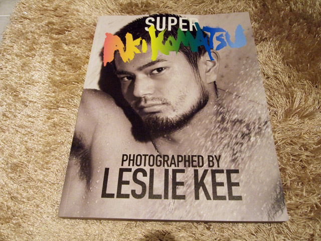 これが買った写真集。