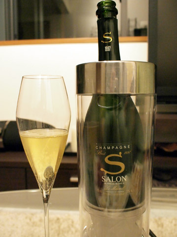 ちょっと写真では色が淡く見えるかも。