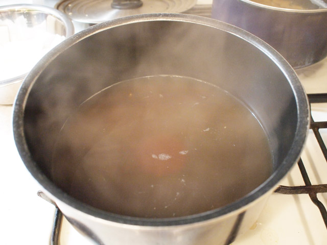 割とこの時点ではにおいはきついかも。慌てない、ちゃんとおいしくなるから。