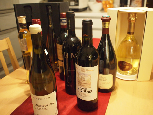 ボウリングのピンではない。（ガシャーンとやったら泣く）