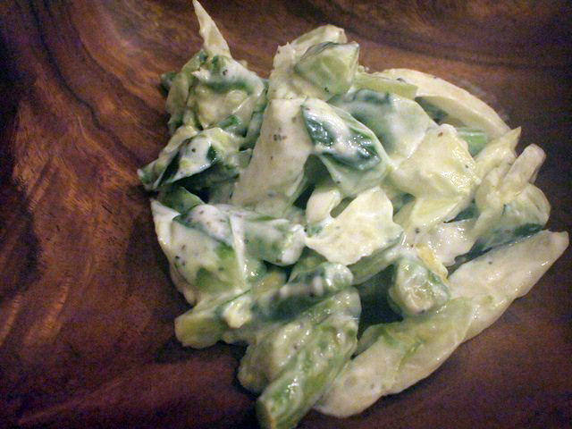 この水切りしたヨーグルトのドレッシングはお勧め。