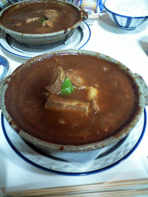 シンプルなメニューのうち、俺は「ミックス」を注文。