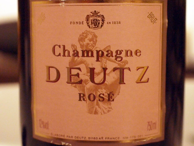 天使の図柄のエチケット。