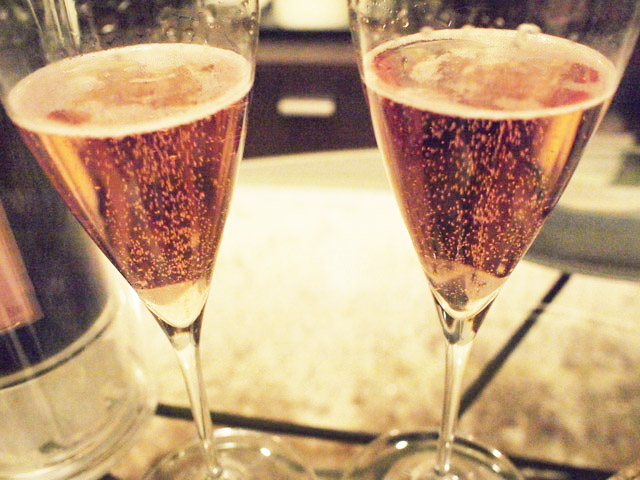 実際にはこれよりももう少し淡い。