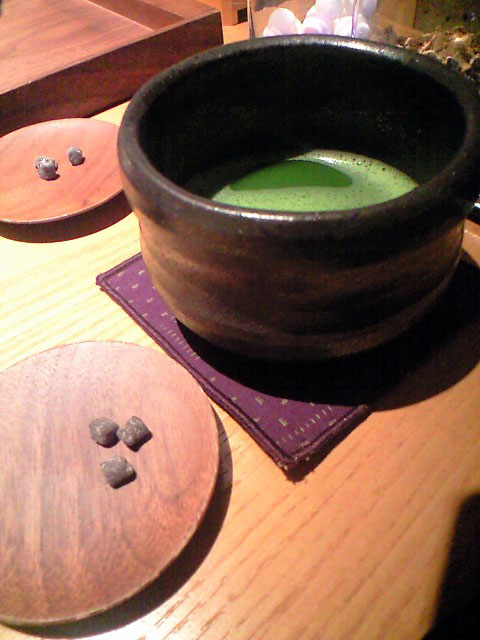 抹茶。練り物つき。