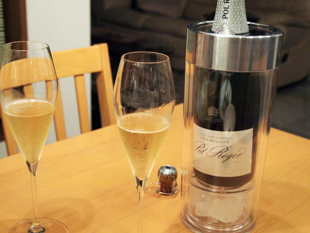 軽快な面持ちのラベルと中身。