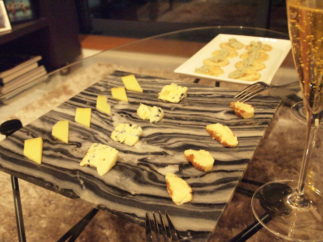 チーズをセッティング。