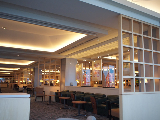 ラウンジもガラ空き。