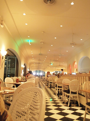 カジュアルシックで他にはあまりない雰囲気。