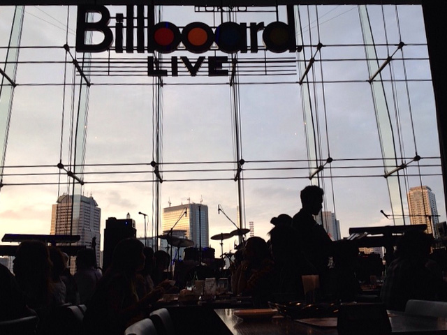 陽が高いうちに来たのは初めて。