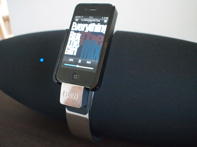 ケースをつけたままドッキング。