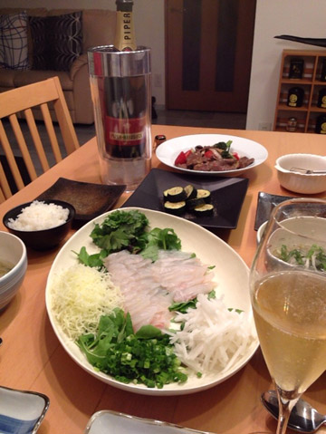 アジア風鯛の刺身サラダ、ズッキーニの素揚げエキゾチックペッパー風味、牛肉とパプリカのオイスターソース炒め。