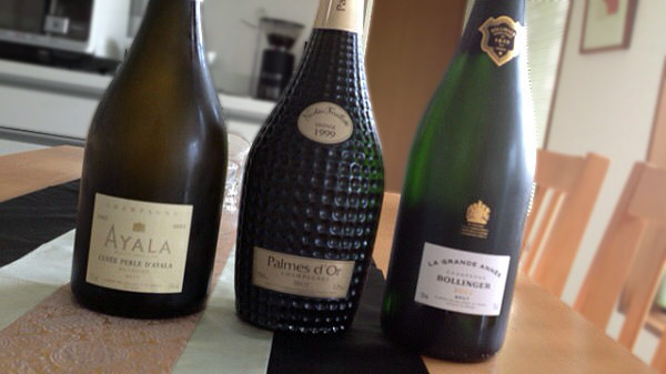 左から、Ayala Perle d'Ayala 1999, Nicolas Feuillatte Palmes d'Or 1999, Bollinger La Grande Année 2002