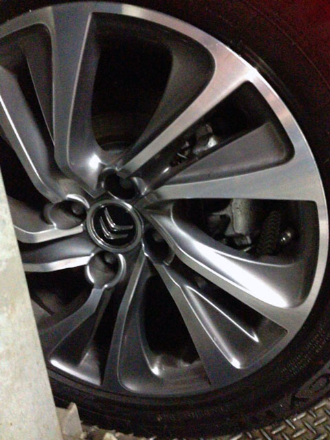 立体的な造形で少々洗いにくい。 立体的な造形で少々洗いにくい。