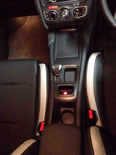 DS4 6速EGSモデルのセンターコンソール。 DS4 6速EGSモデルのセンターコンソール。