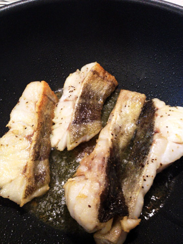 すべての面をまんべんなく焼く。