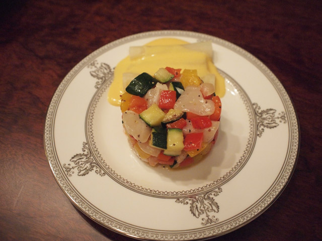 前菜（サラダ兼ねる）。