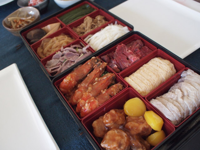 二段重。二人暮らしには充分。