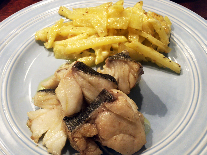 たらのオイル煮とジャガイモのチーズソテー