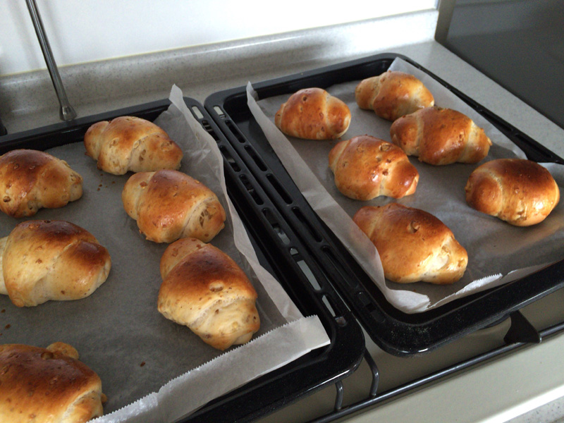 くるみ入りロールパン。これは友達にあげた。