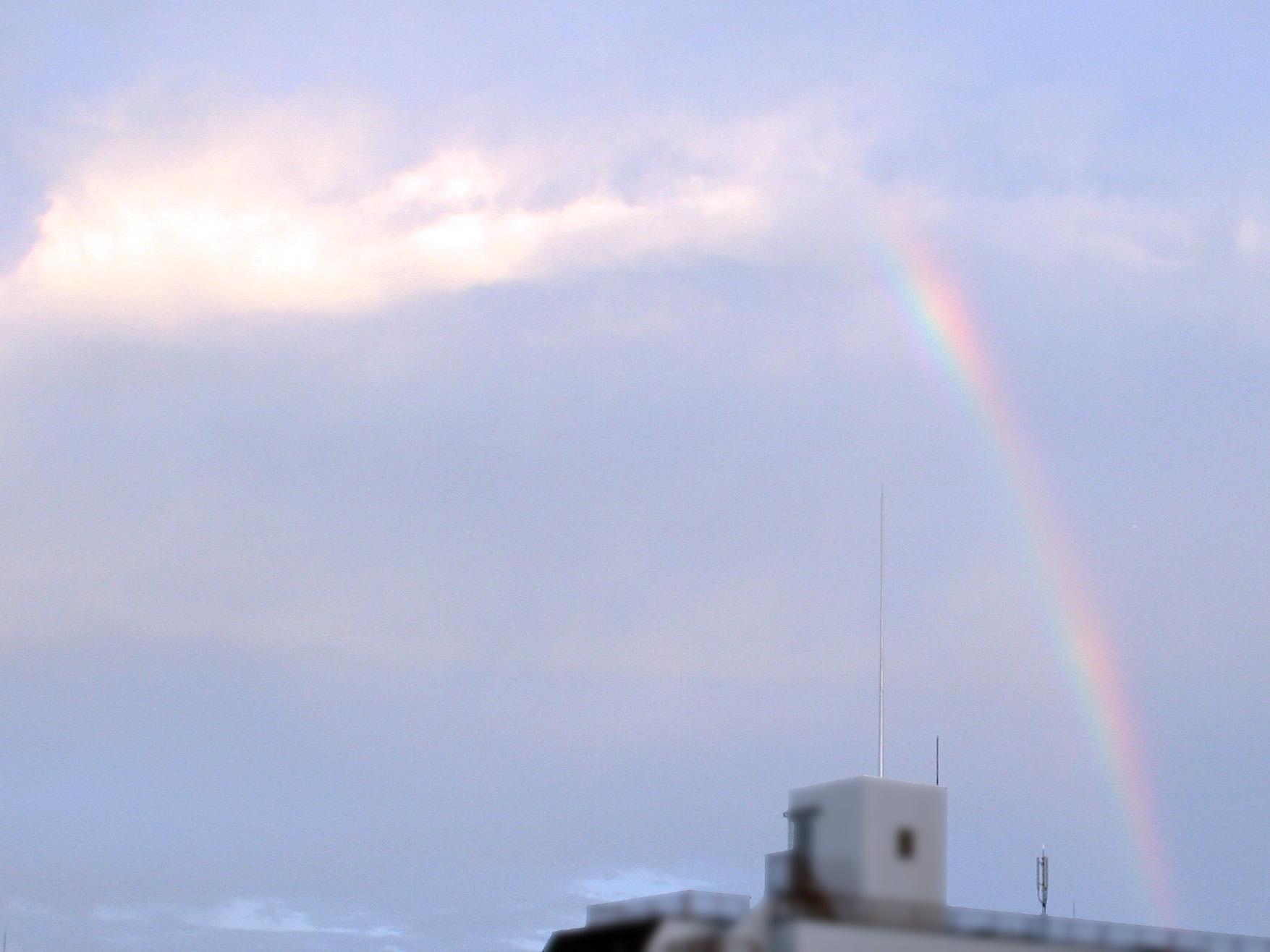 6年前の虹。違う方向だが、両方家から見えた。