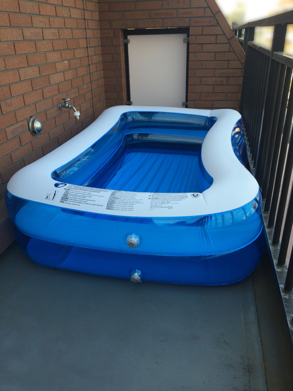 長さ200cm×幅150cm×深さ50cmのビニールプール。
