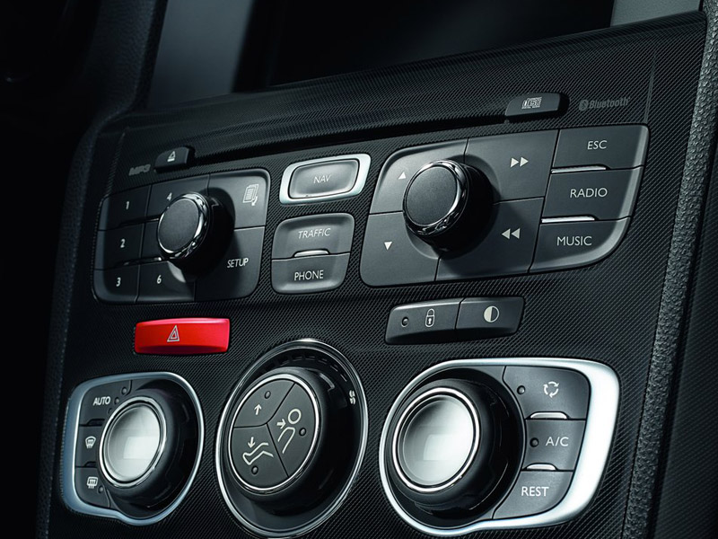 本国仕様。もちろんこの方がいいに決まっている。