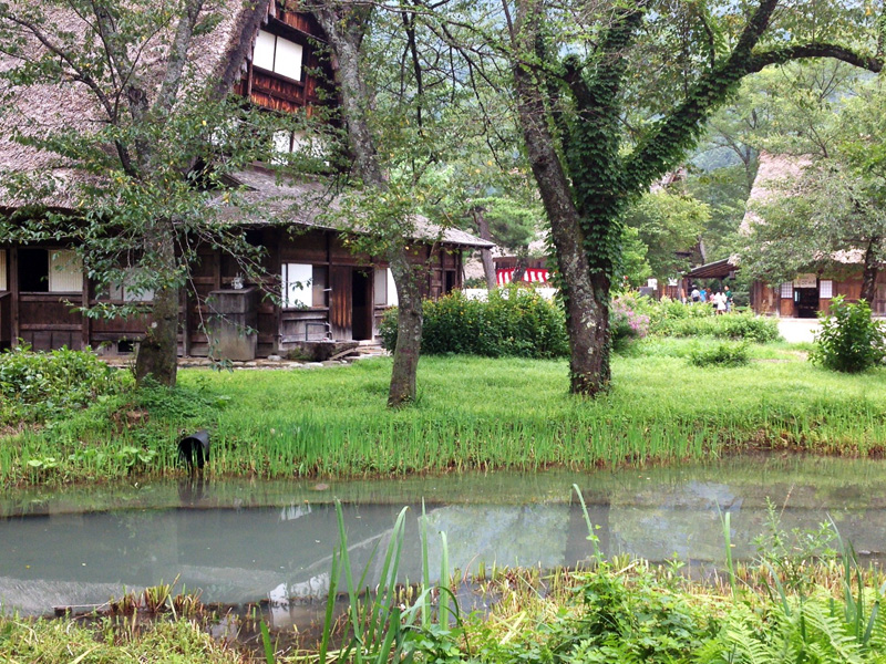 映画のセットのよう。