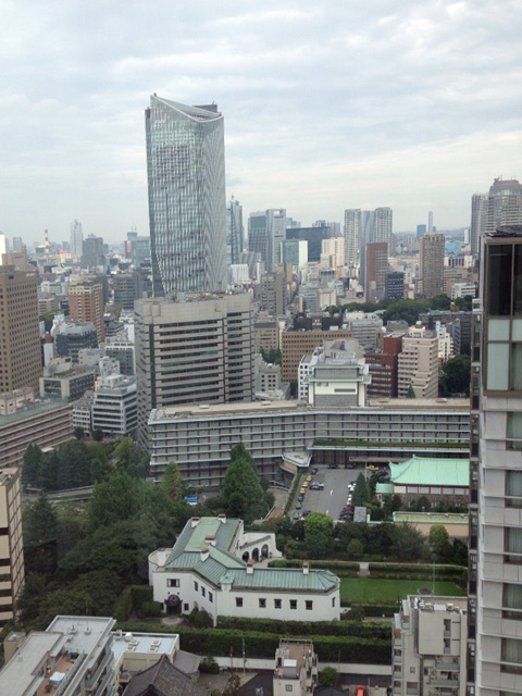 高層階で眺めは良かったのだが。