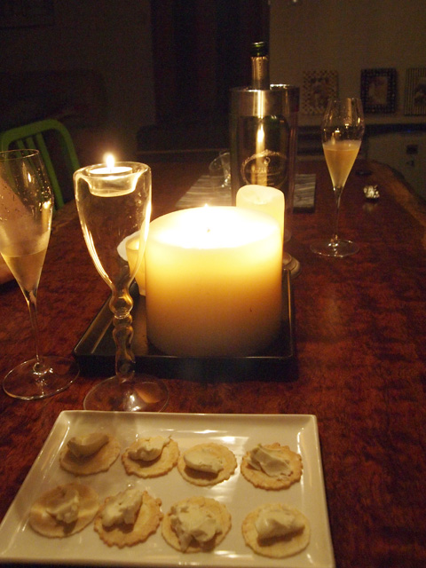 この夜は灯りを落としてキャンドルで。