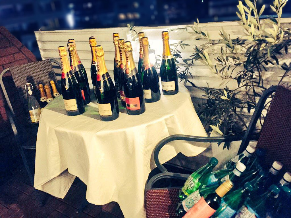 パーティー開始は5時過ぎ。日暮れてこんな感じに。