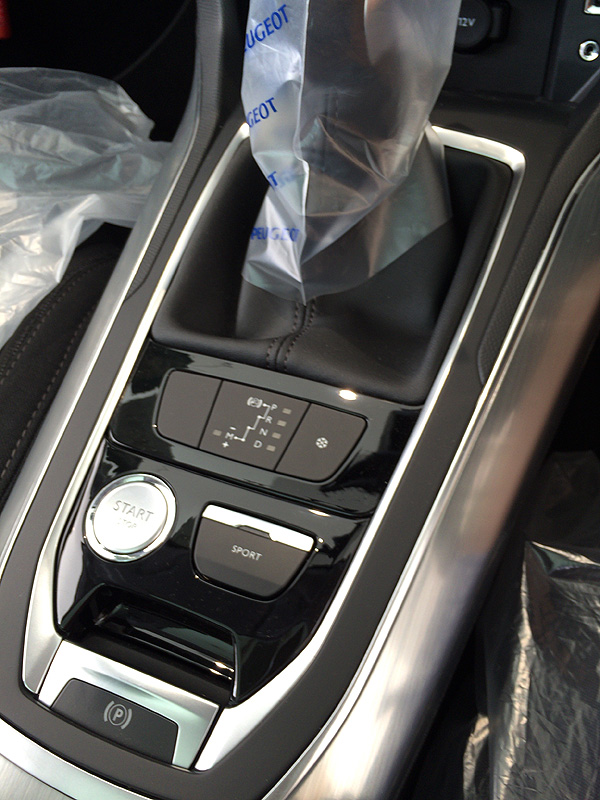 各種スイッチの質感も向上。