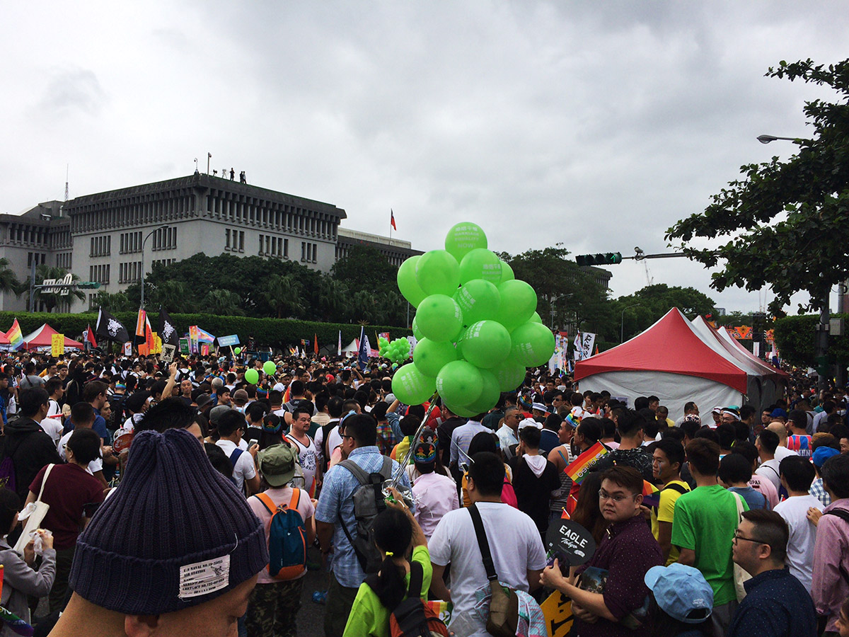 会場はこの有様。