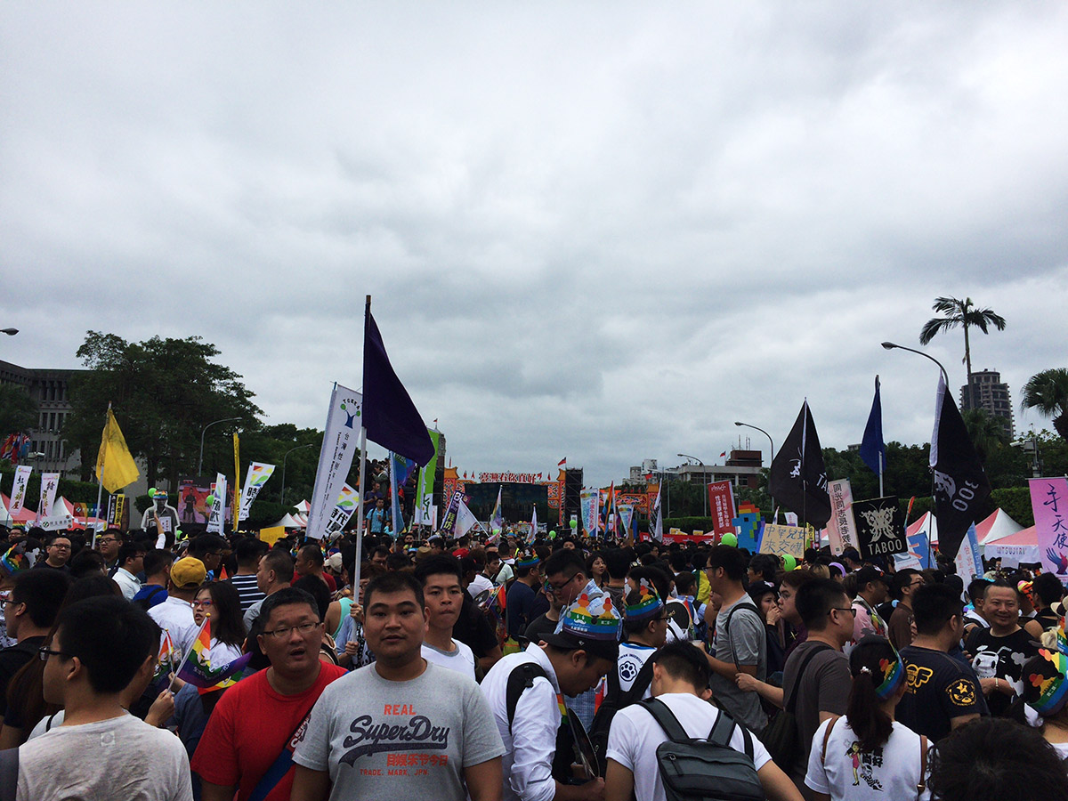 出発場所からステージ方面を見る。