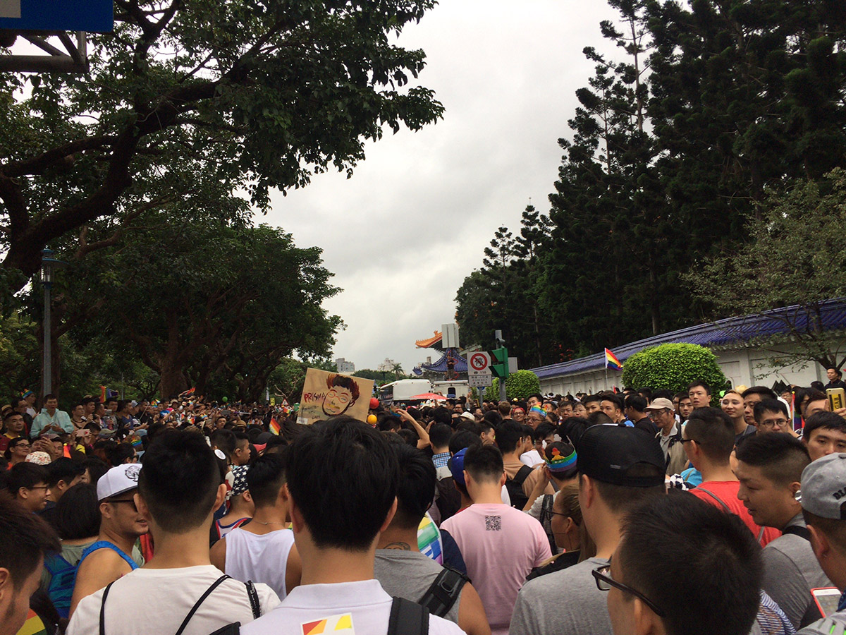 最寄り駅からの道はこんな感じ。