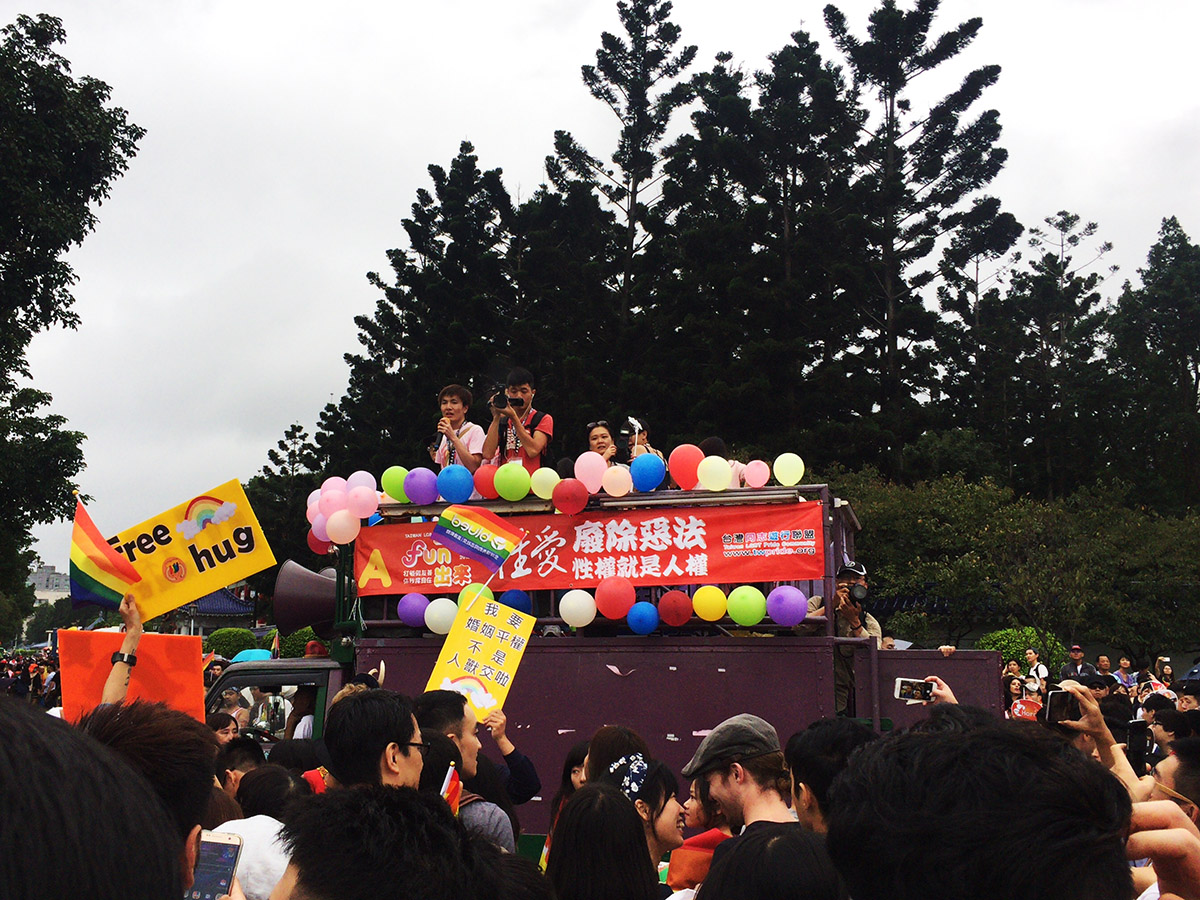 主催公式フロート。