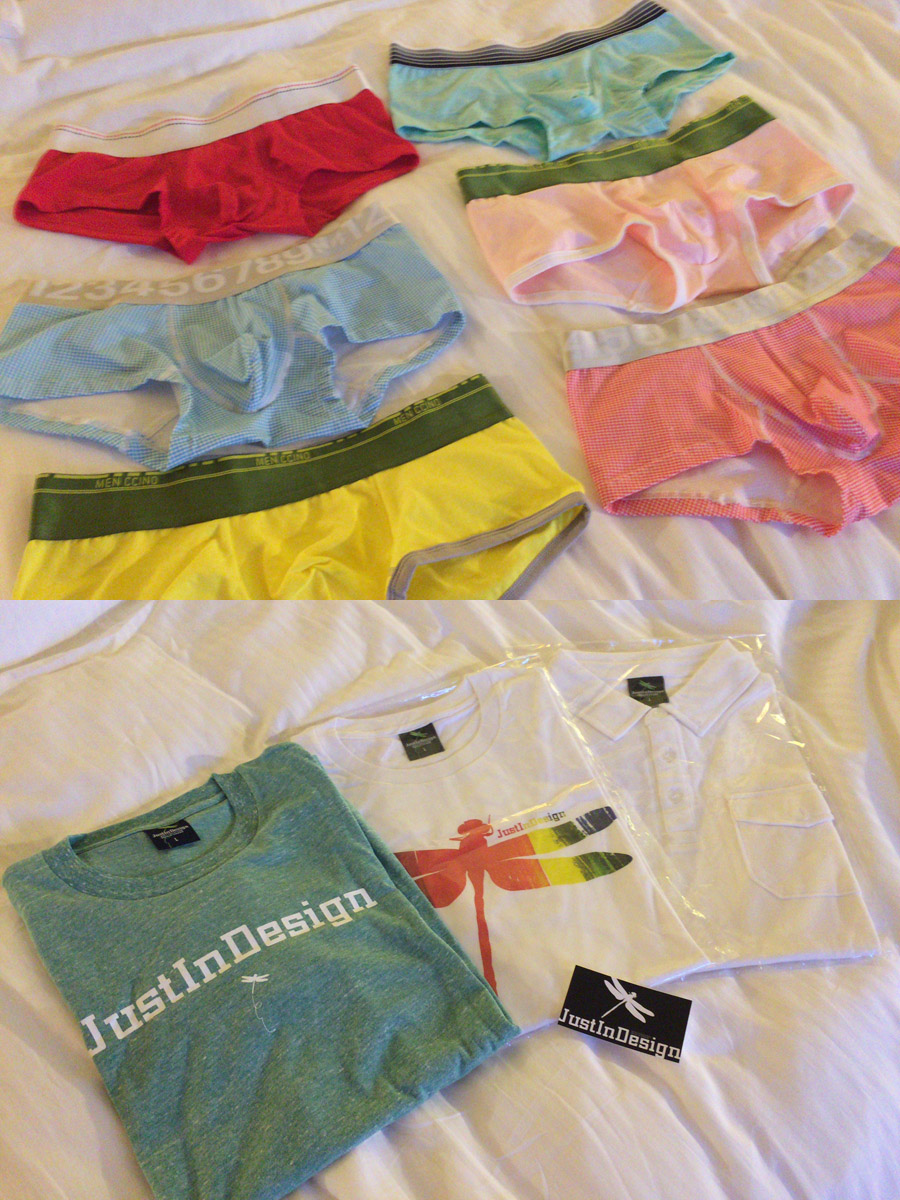 パンツ（パレード協賛企業のではない）と、トンボのマークがトレードマークのシャツ。