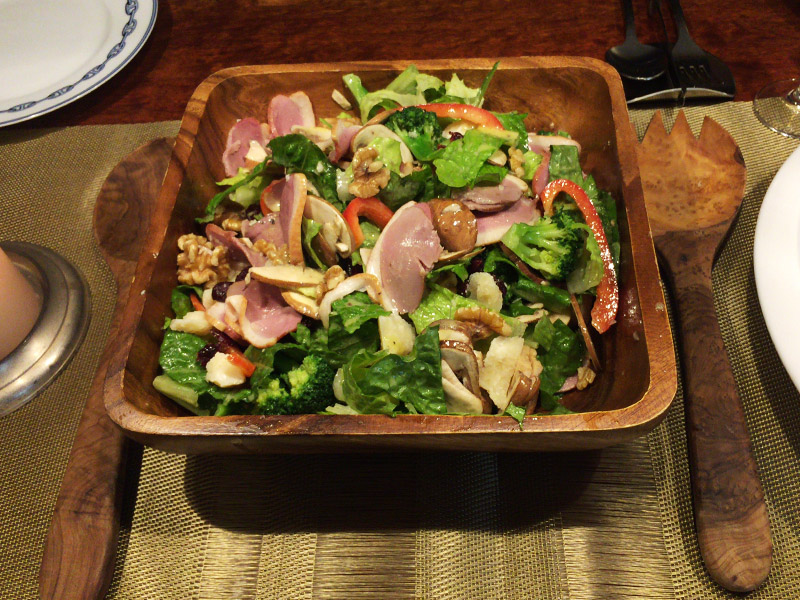 鴨肉スモークのボリュームサラダ。
