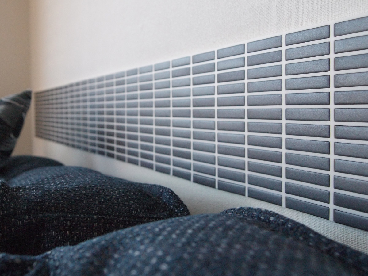 横3列、幅15センチが1つのシートになっていて、それを並べて貼った。