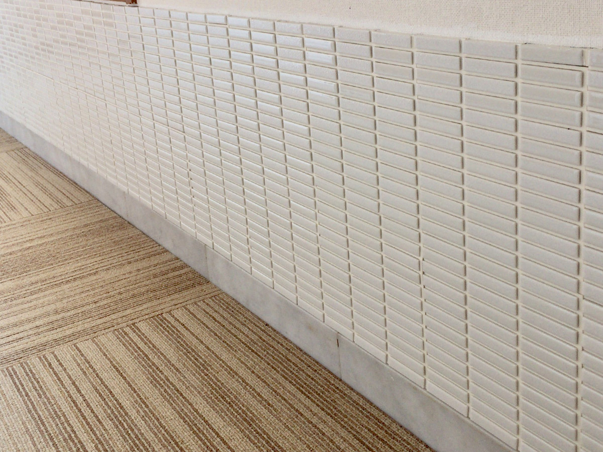 タイルシートを全部貼ったところ。