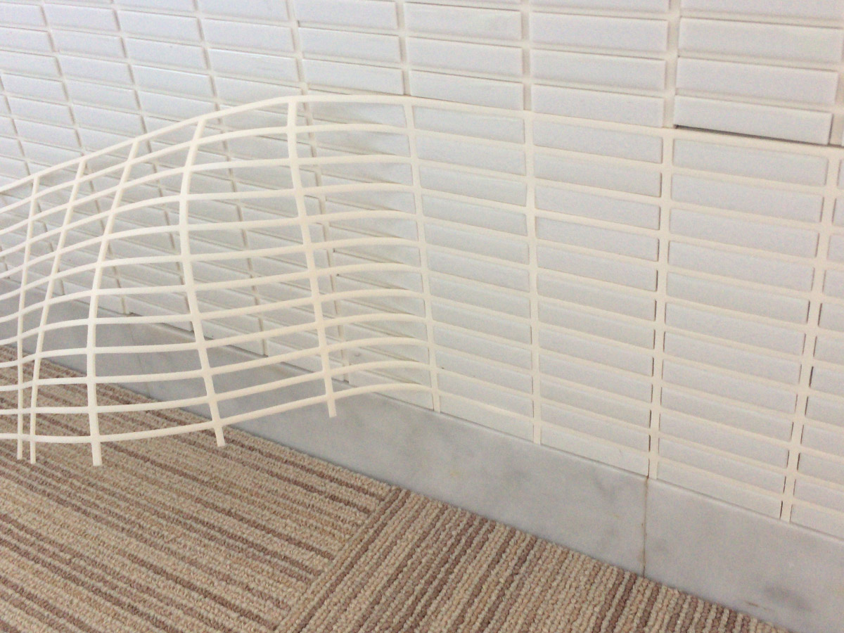 目地シートでタイルビット間の段差を少なくする。