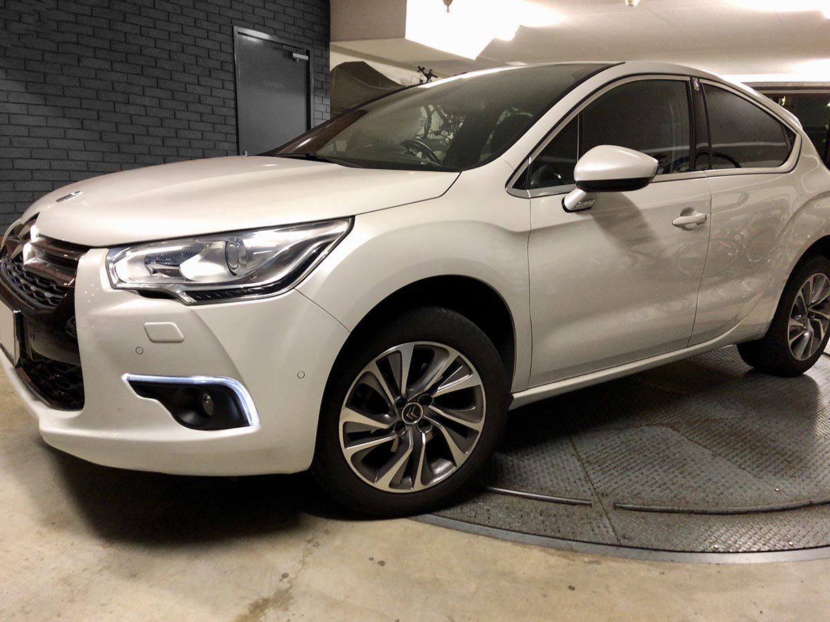 ブランナクレ（白）のDS4。