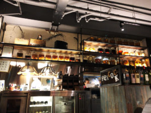 スタイリッシュな店内。