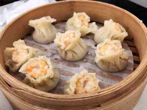 海老焼売。肉がしっかり目でボリューミー。これは前回も食べた。